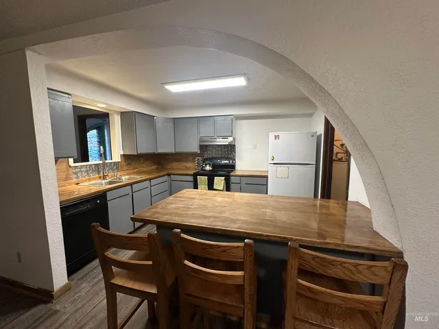 $360,000 | 5860 Akron Road, New Plymouth, ID 83655