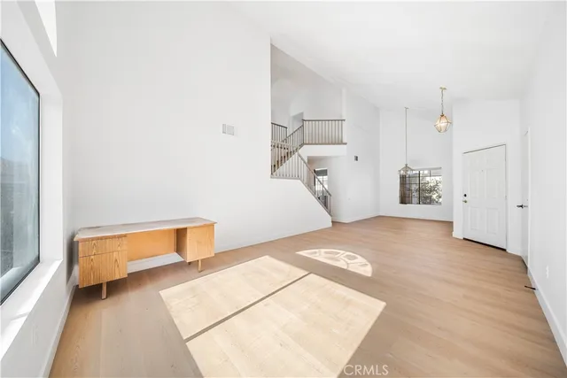 a view of livingroom with furniture