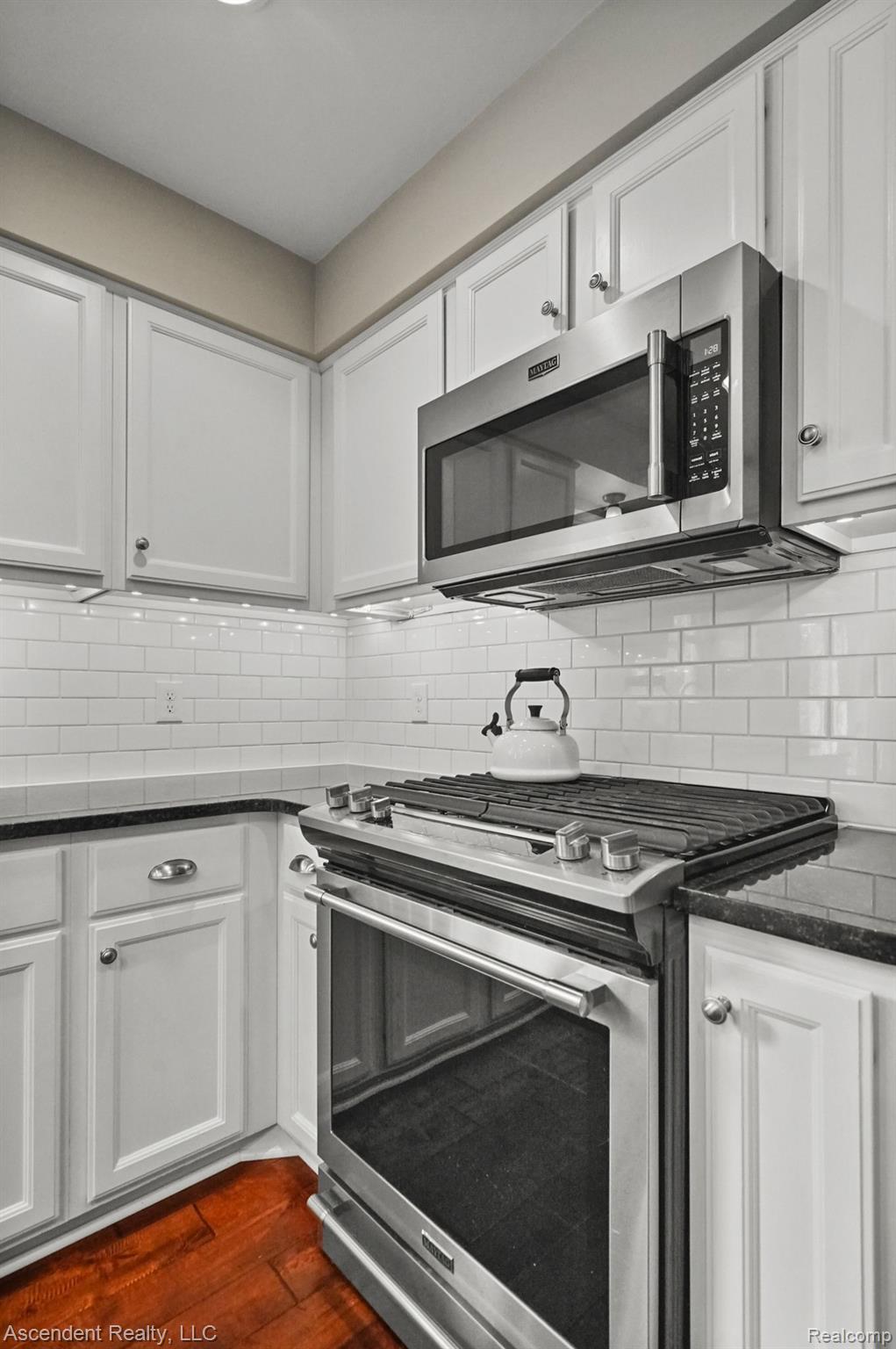 3191 Landview Drive Rochester, MI 48306 - Photo 14 of 42 Kitchen