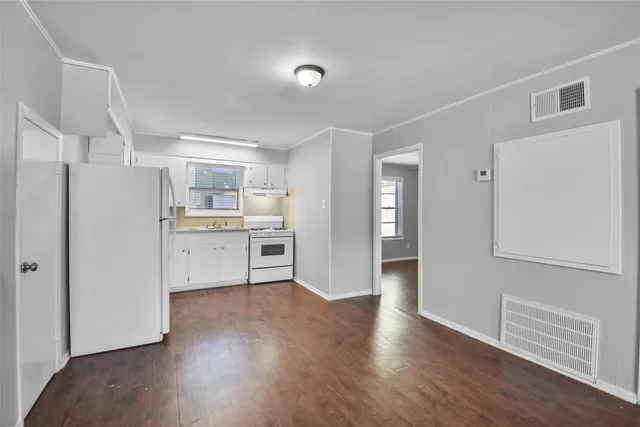 $875 | 1511 Broadmoor Drive, Unit B, Bryan, TX 77802