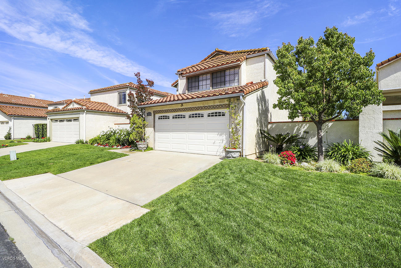878 Congressional Road Simi Valley, CA 93065 - Photo 3 of 42 front view of a house with a yard