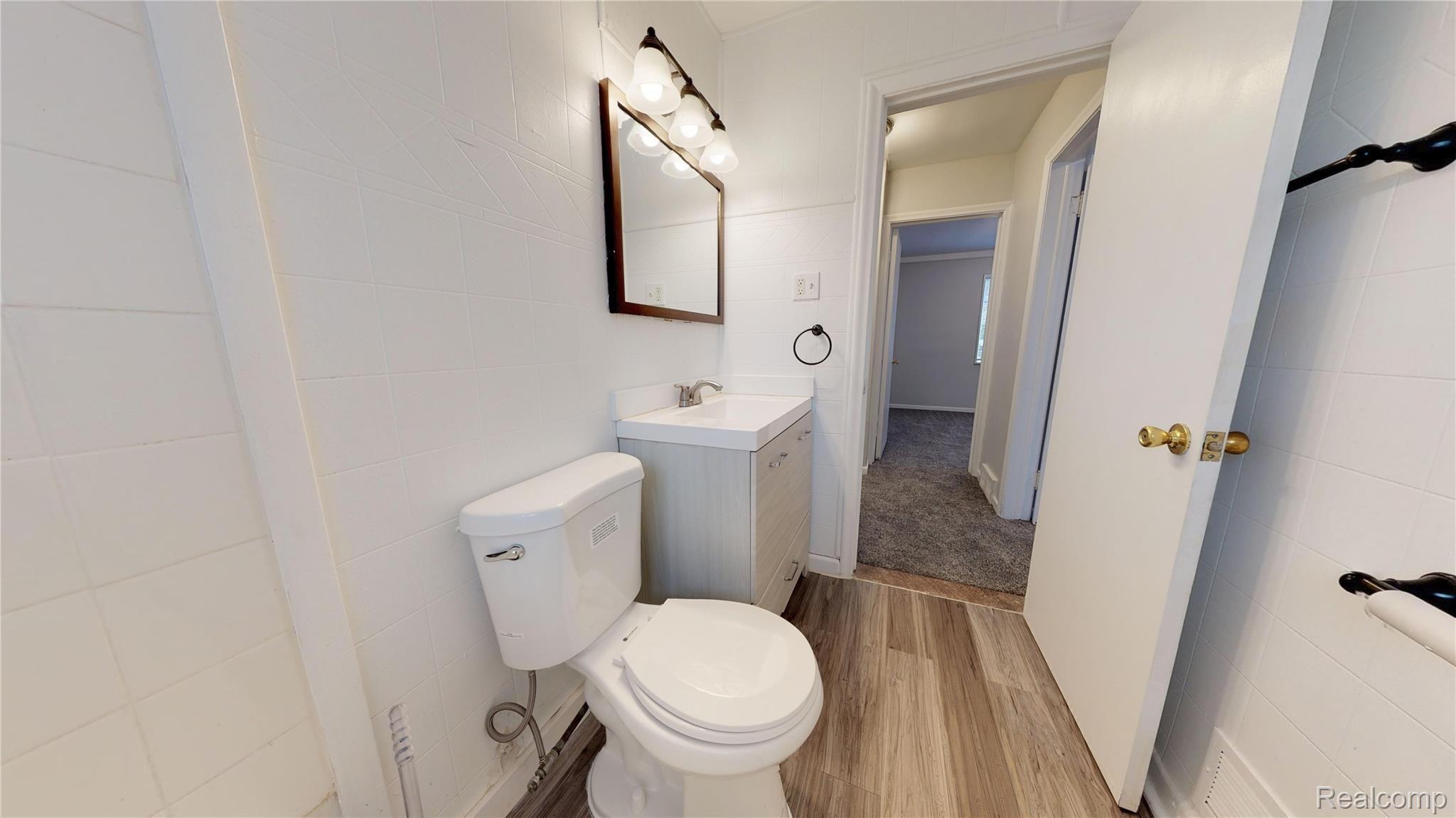 26471 Morley Street Inkster, MI 48141 - Photo 6 of 23 1.6 Bathroom - 26471 Morley