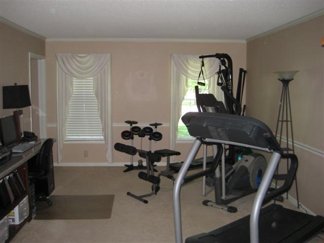 200 Jamestown Road Tullahoma, TN 37388 - Photo 6 of 20 Den being used as exercise room