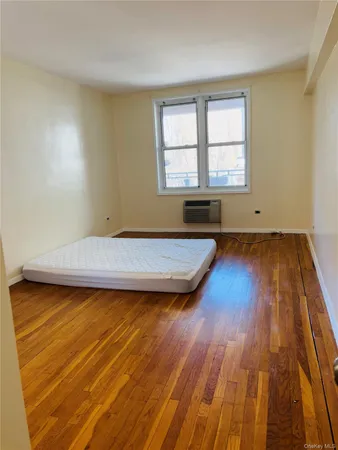 $339,888 | 241-20 Northern Boulevard, Unit 2C | Douglaston