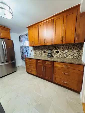 $339,888 | 241-20 Northern Boulevard, Unit 2C | Douglaston