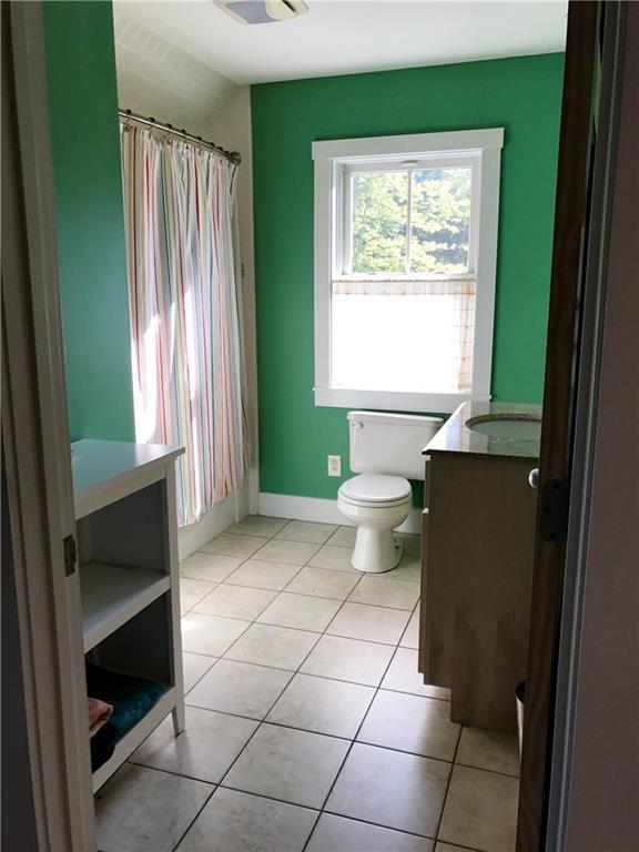 107 Boulder Hill Road Tenants Harbor, ME 04860 - Photo 9 of 18 Full bathroom on 2nd Floor.