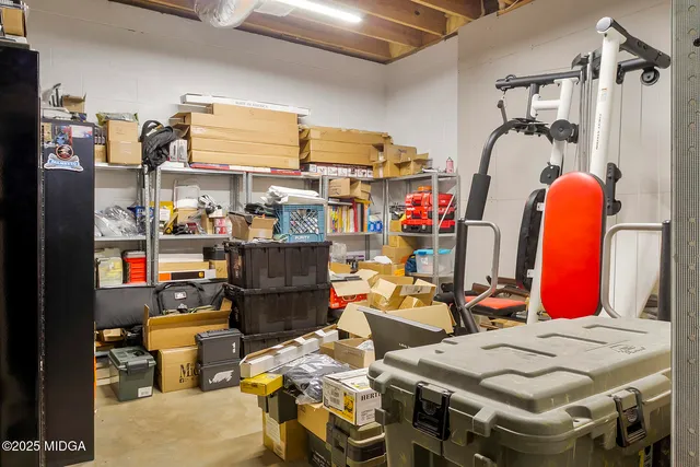 a view of utility room