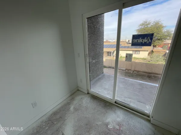 a view of empty room with window