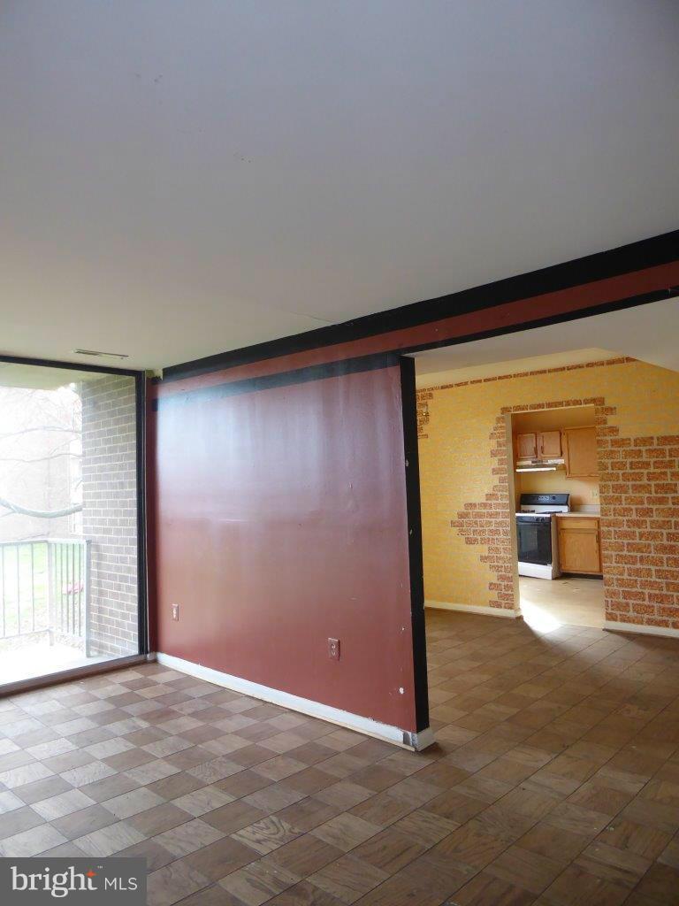 7967 Riggs Road, Unit 6 Hyattsville, MD 20783 - Photo 2 of 17 Living Room