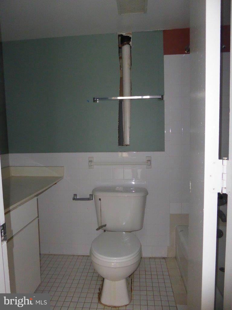 7967 Riggs Road, Unit 6 Hyattsville, MD 20783 - Photo 16 of 17 Bath (Master)