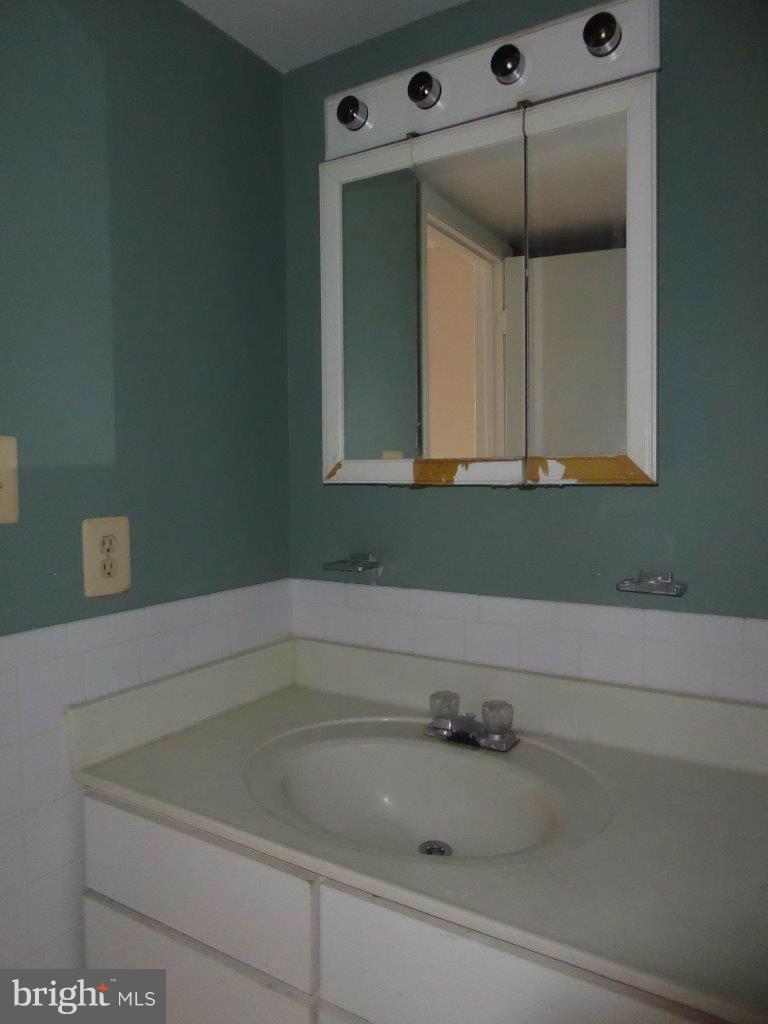 7967 Riggs Road, Unit 6 Hyattsville, MD 20783 - Photo 17 of 17 Bath (Master)