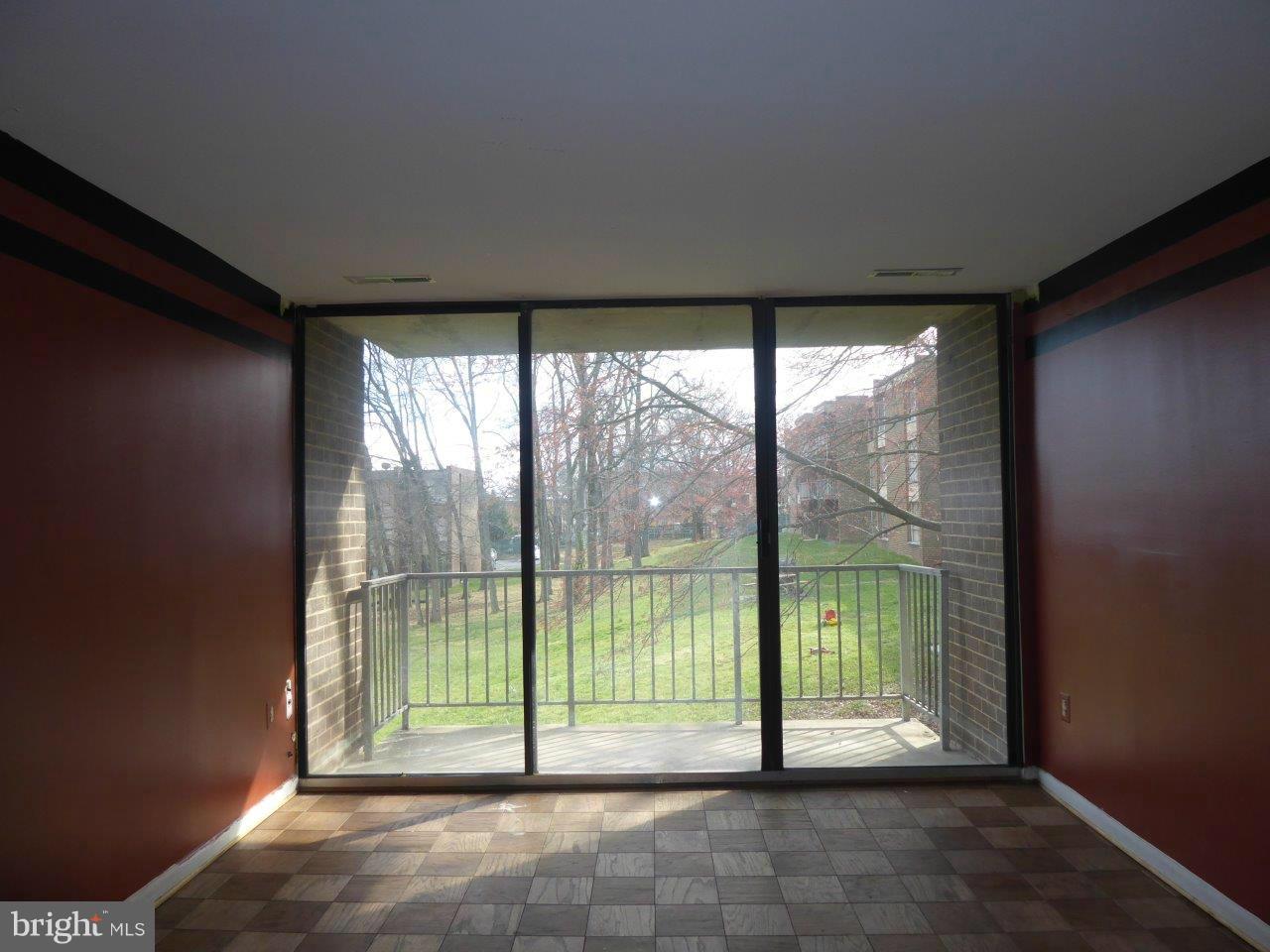7967 Riggs Road, Unit 6 Hyattsville, MD 20783 - Photo 3 of 17 Living Room