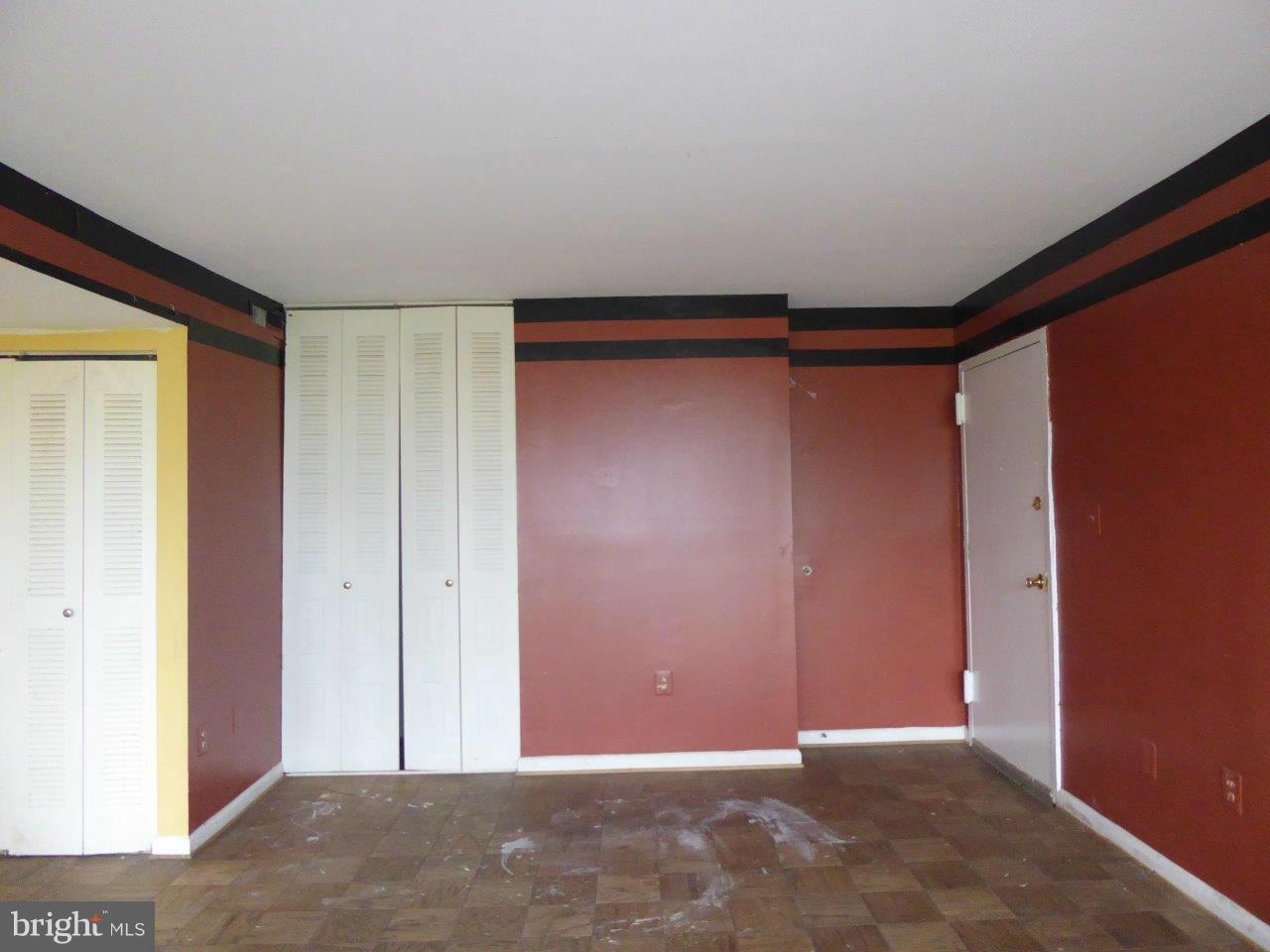 7967 Riggs Road, Unit 6 Hyattsville, MD 20783 - Photo 4 of 17 Living Room