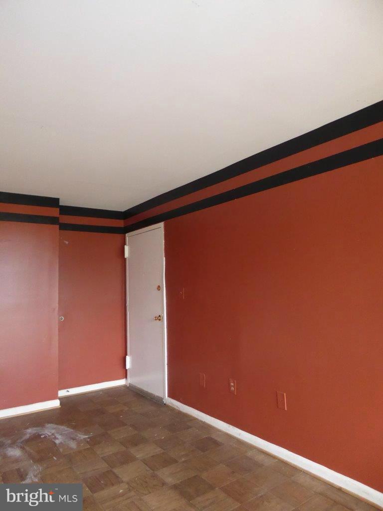 7967 Riggs Road, Unit 6 Hyattsville, MD 20783 - Photo 5 of 17 Living Room