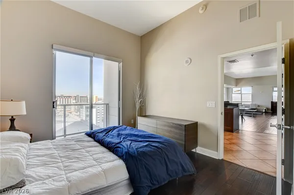 $3,500 | 150 South Las Vegas Boulevard, Unit 1205, Las Vegas, NV 89101