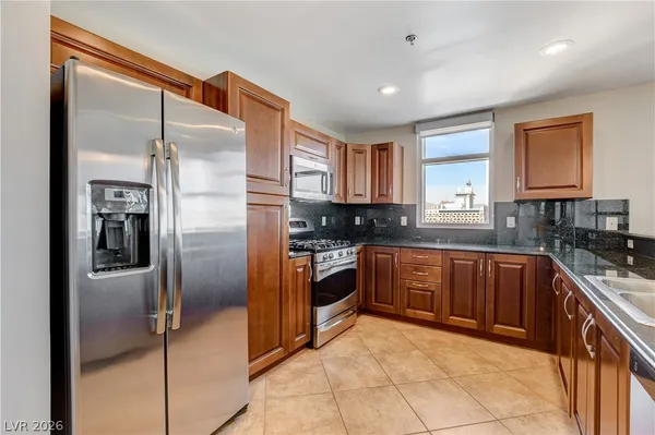 $3,500 | 150 South Las Vegas Boulevard, Unit 1205, Las Vegas, NV 89101