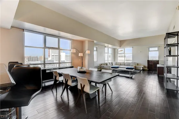 $3,500 | 150 South Las Vegas Boulevard, Unit 1205, Las Vegas, NV 89101