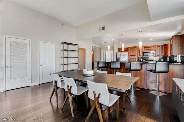 $3,500 | 150 South Las Vegas Boulevard, Unit 1205, Las Vegas, NV 89101