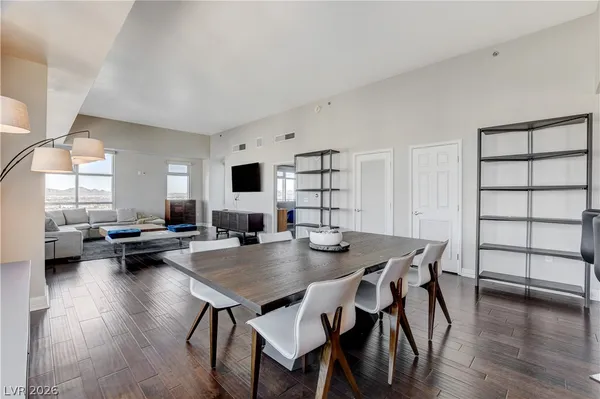 $3,500 | 150 South Las Vegas Boulevard, Unit 1205, Las Vegas, NV 89101