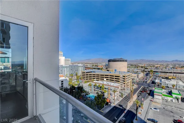 $3,500 | 150 South Las Vegas Boulevard, Unit 1205, Las Vegas, NV 89101