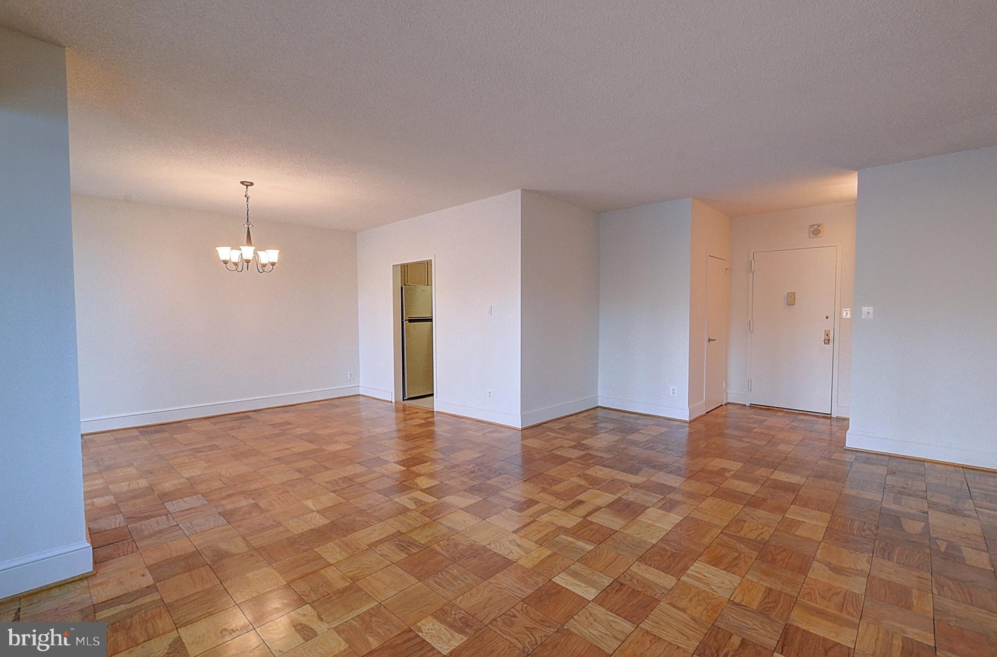 5225 Pooks Hill Road, Unit B24N Bethesda, MD 20814 - Photo 8 of 24 Living Room/Dining Room
