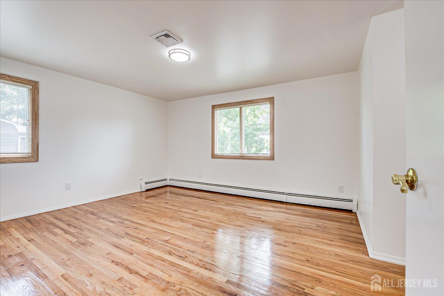 40 Montclair Avenue Edison, NJ 08820 - Photo 35 of 57