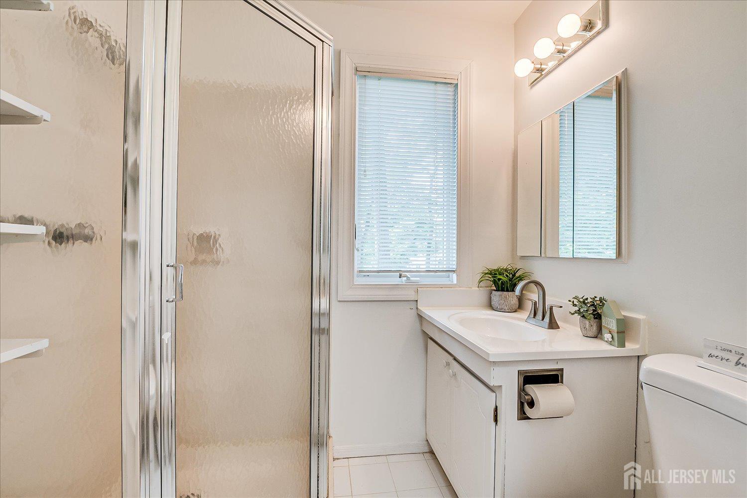 40 Montclair Avenue Edison, NJ 08820 - Photo 37 of 57