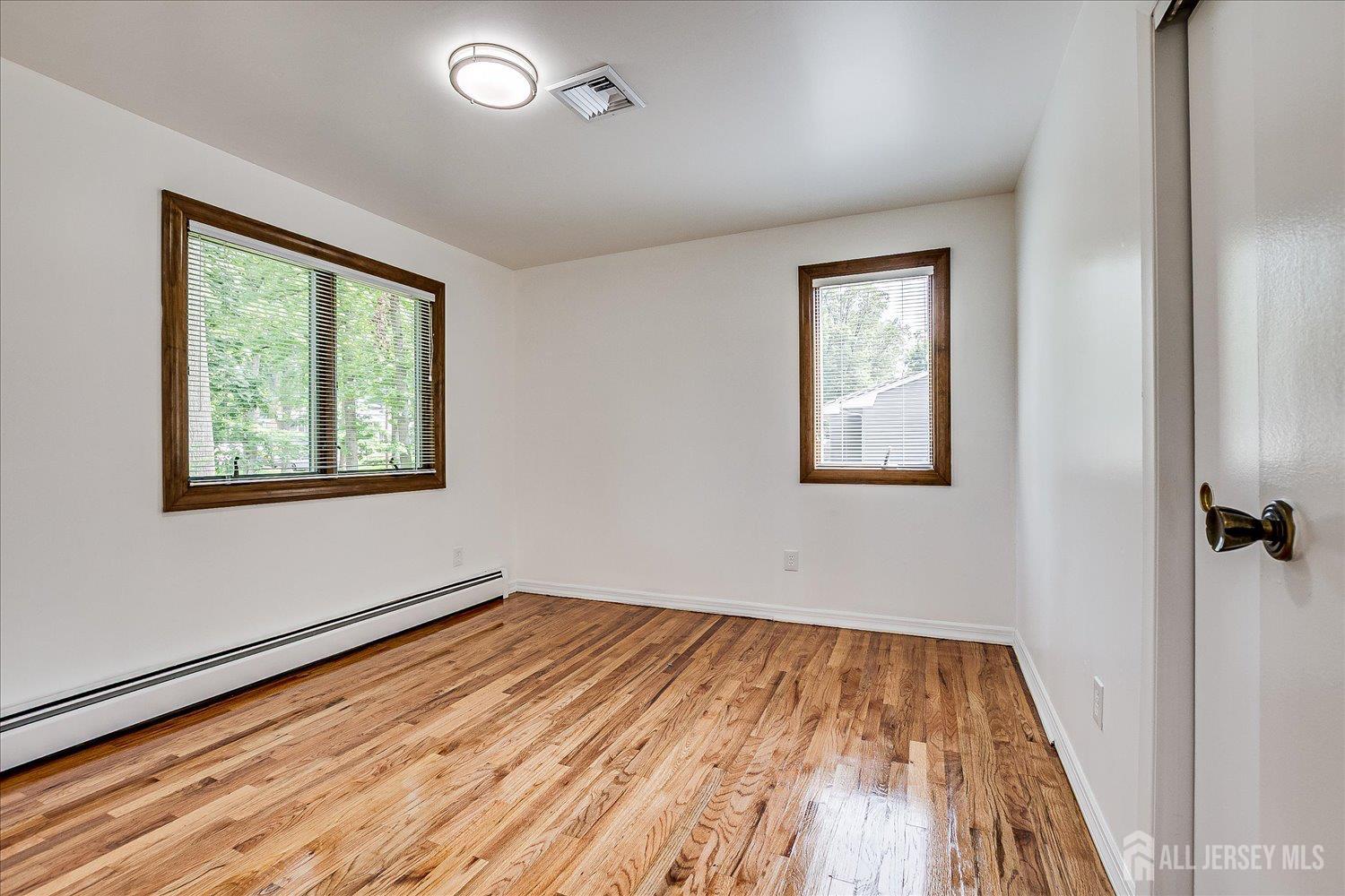 40 Montclair Avenue Edison, NJ 08820 - Photo 38 of 57