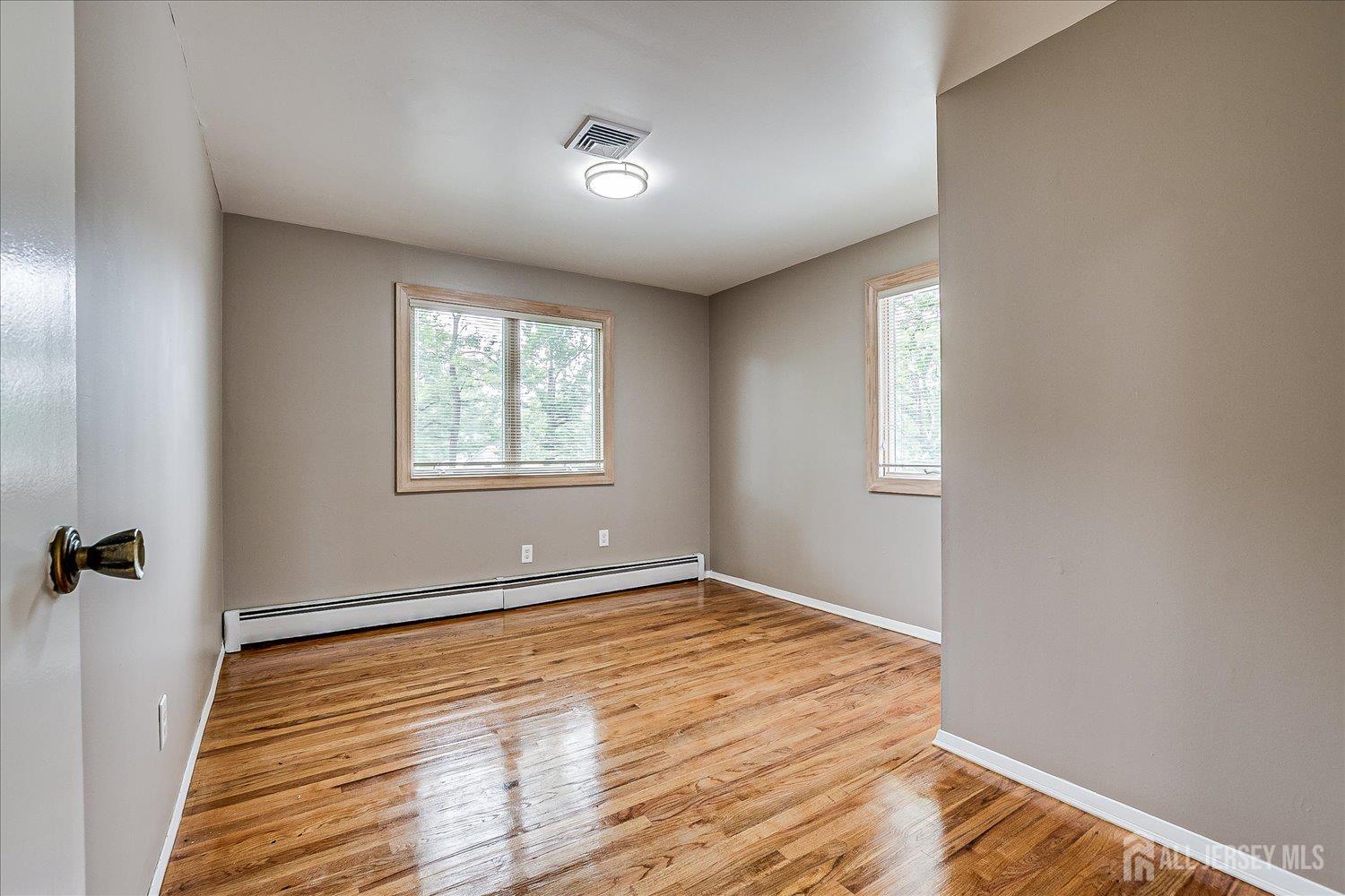 40 Montclair Avenue Edison, NJ 08820 - Photo 43 of 57