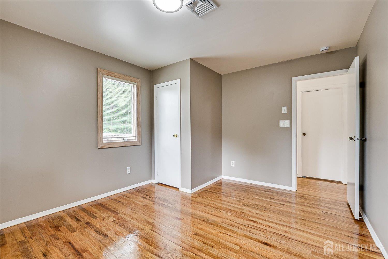 40 Montclair Avenue Edison, NJ 08820 - Photo 44 of 57