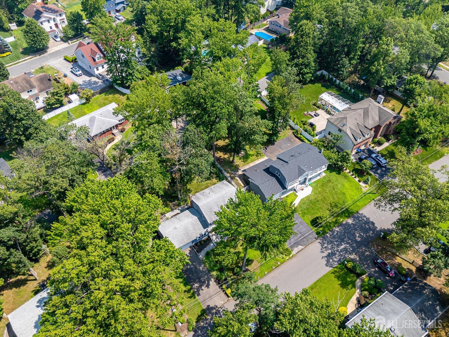 40 Montclair Avenue Edison, NJ 08820 - Photo 5 of 57