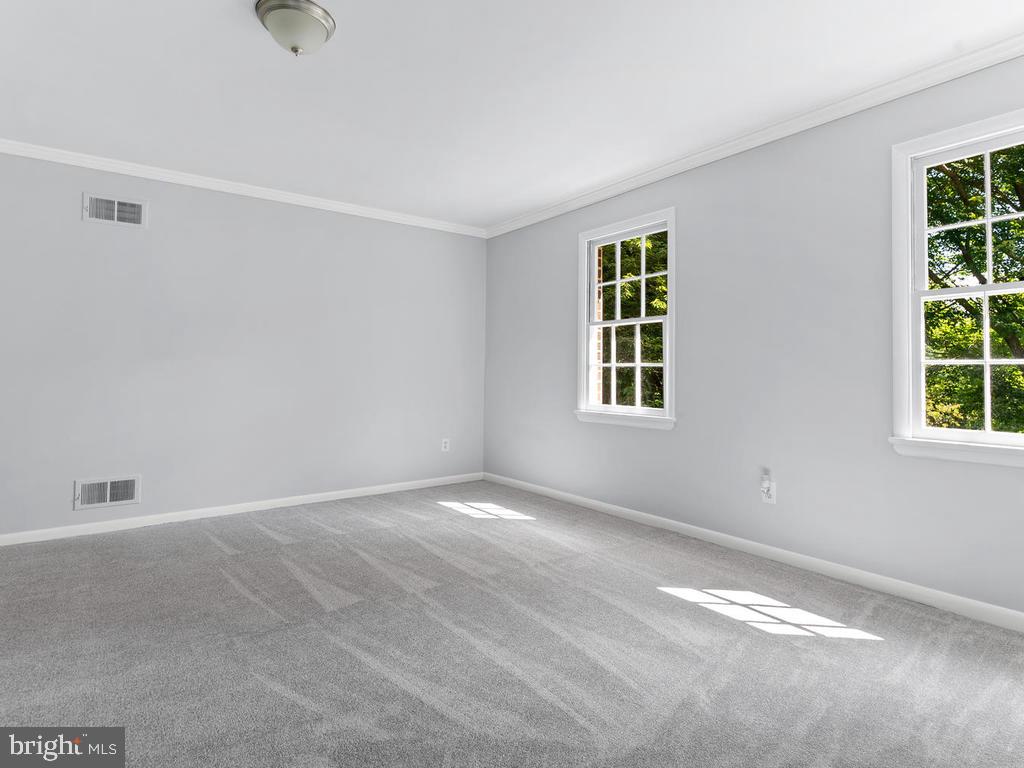 17104 Carwell Road Silver Spring, MD 20905 - Photo 22 of 47 Large Master Bedroom
