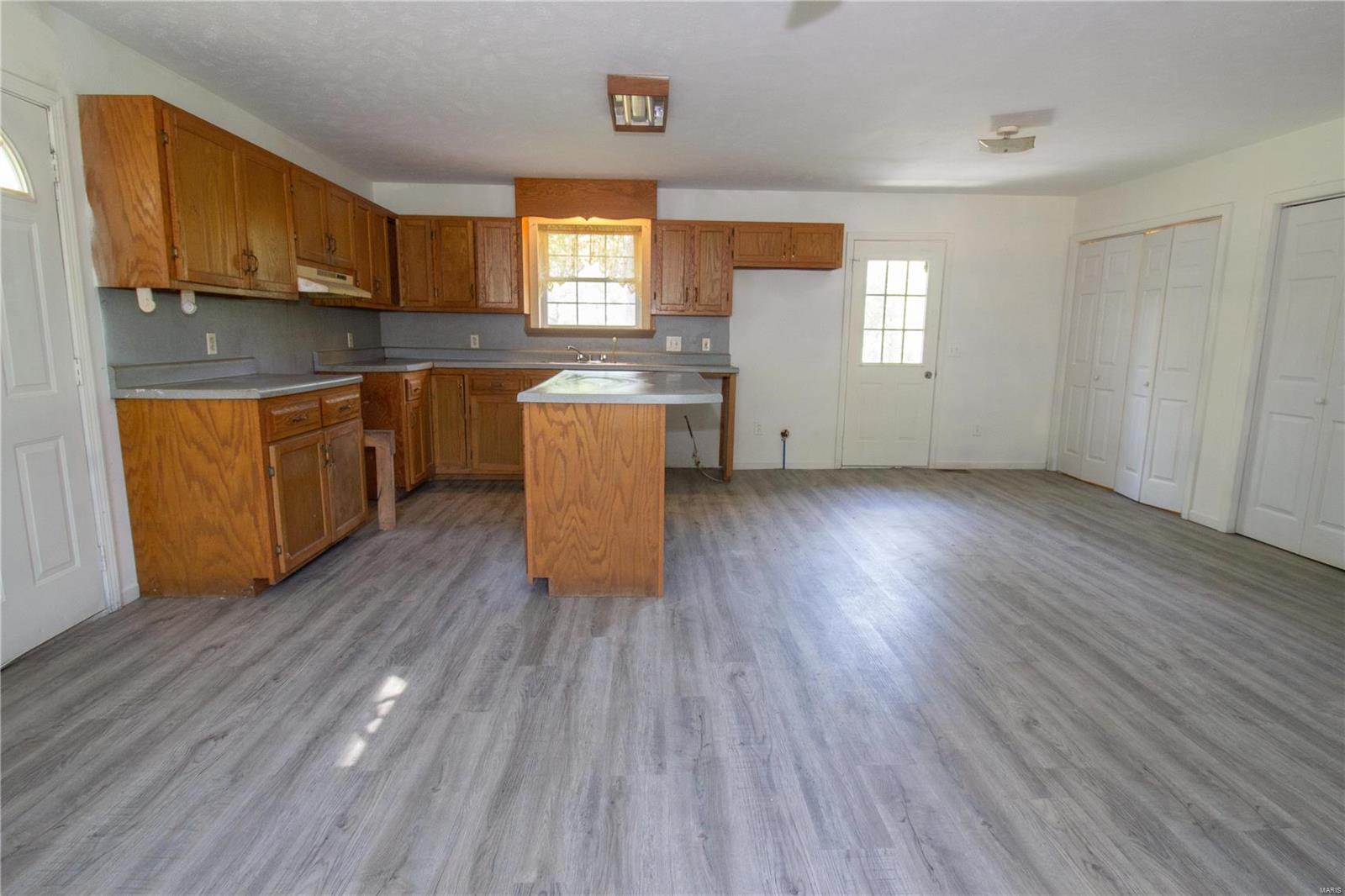 15290 Hoth Road Bucyrus, MO 65444 - Photo 7 of 18