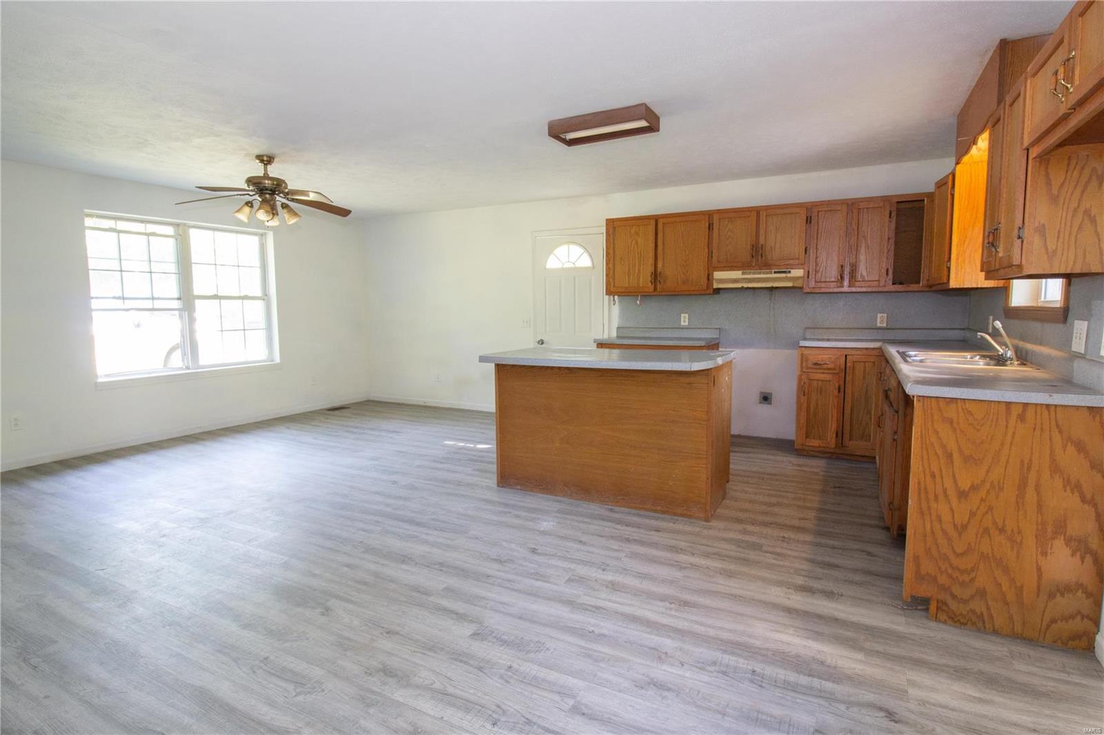 15290 Hoth Road Bucyrus, MO 65444 - Photo 9 of 18