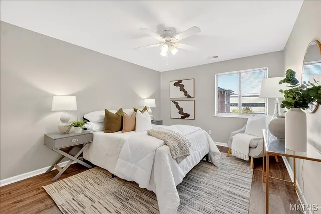 $210,000 | 950 East Rue De La Banque, Unit 208, Creve Coeur, MO 63141