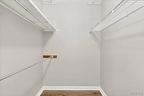 $210,000 | 950 East Rue De La Banque, Unit 208, Creve Coeur, MO 63141