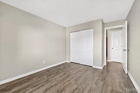 $210,000 | 950 East Rue De La Banque, Unit 208, Creve Coeur, MO 63141