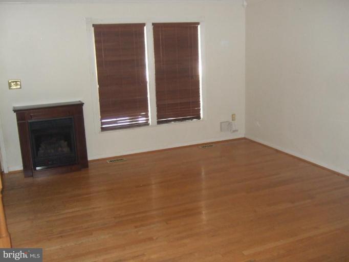 2502 Summers Ridge Drive Odenton, MD 21113 - Photo 4 of 14 Family Room #2