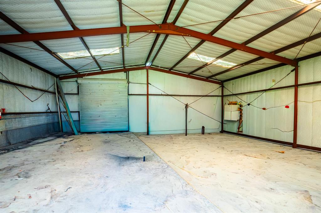 682 Lcr 450 Groesbeck, TX 76642 - Photo 27 of 38 a view of an empty room