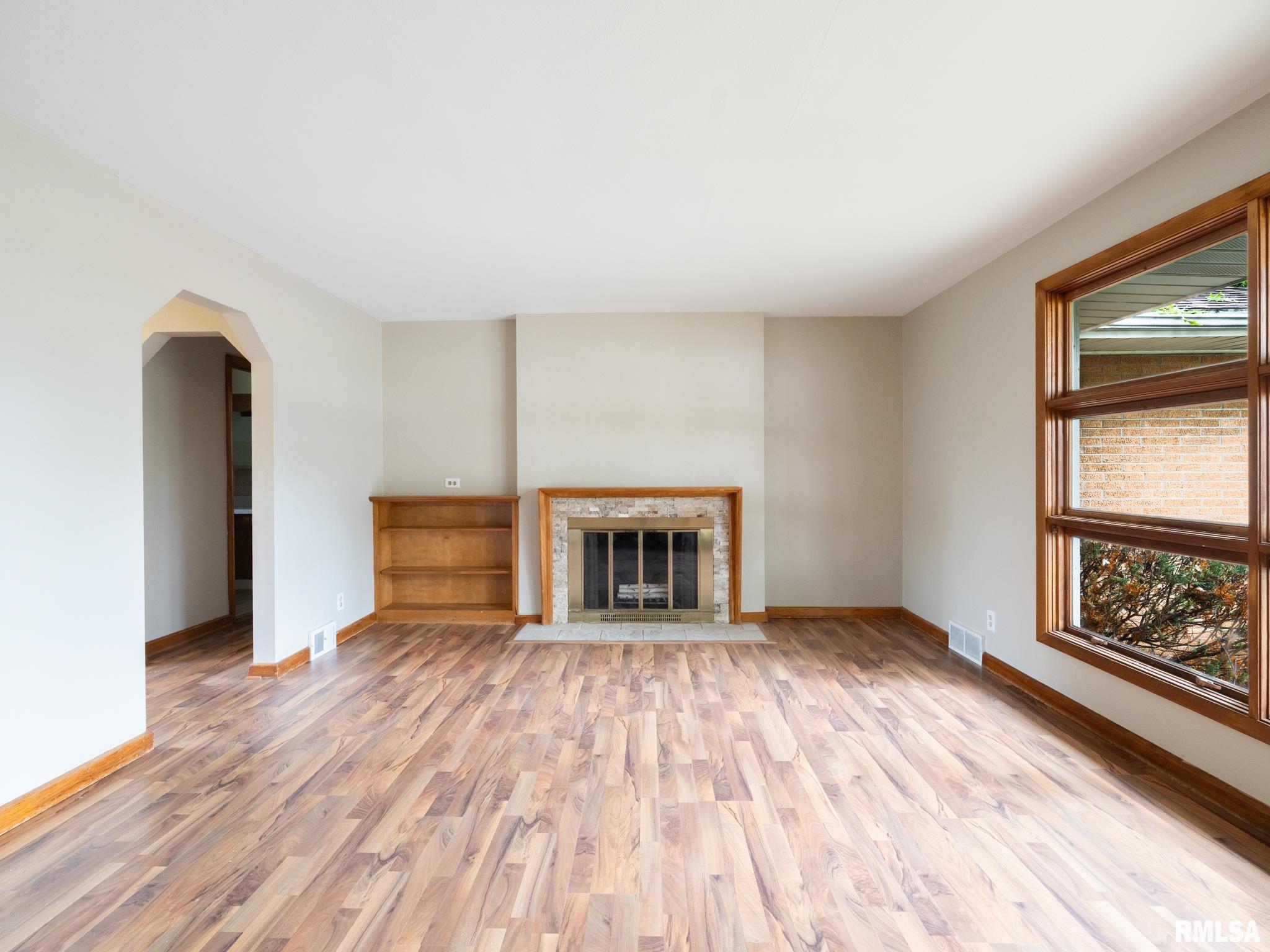 1411 Anna Road Pekin, IL 61554 - Photo 11 of 47 Gallery Image 11