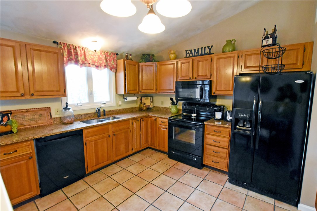 28 Blacksmith Road Seekonk, MA 02771 - Photo 11 of 33 Gallery Image 11