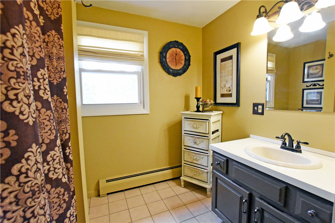 28 Blacksmith Road Seekonk, MA 02771 - Photo 19 of 33 Gallery Image 19
