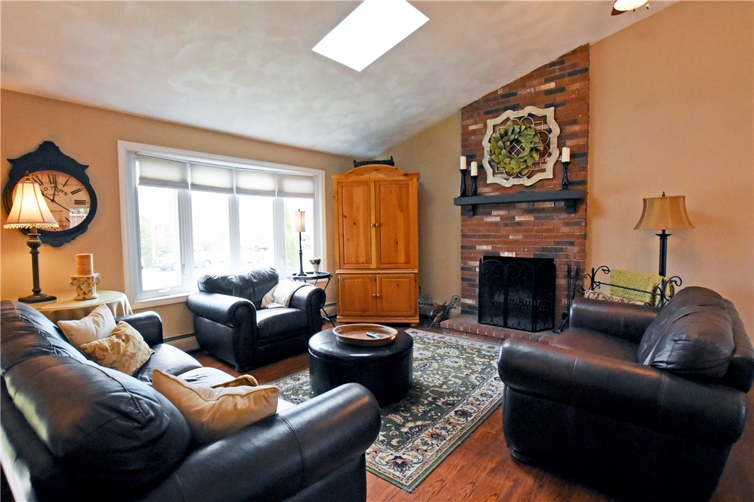 28 Blacksmith Road Seekonk, MA 02771 - Photo 5 of 33 Gallery Image 5