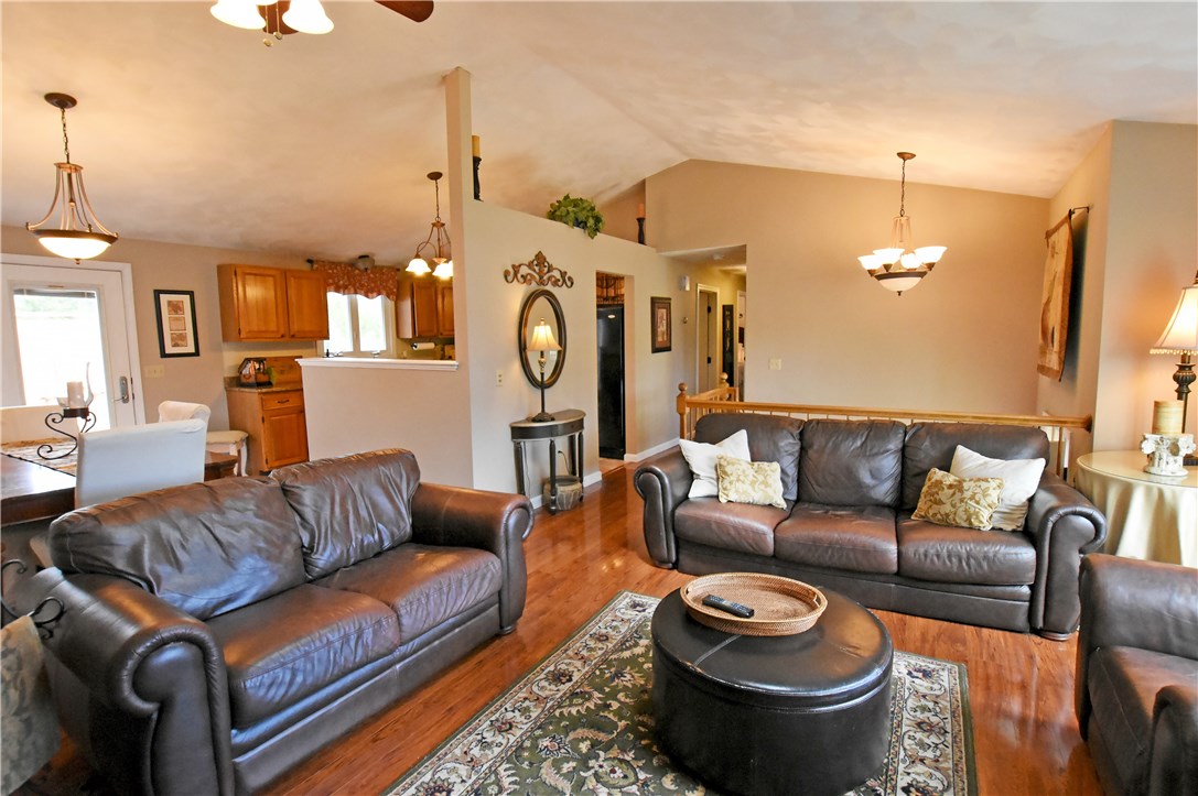 28 Blacksmith Road Seekonk, MA 02771 - Photo 7 of 33 Gallery Image 7