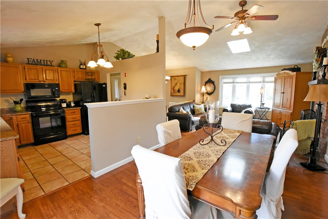 28 Blacksmith Road Seekonk, MA 02771 - Photo 9 of 33 Gallery Image 9