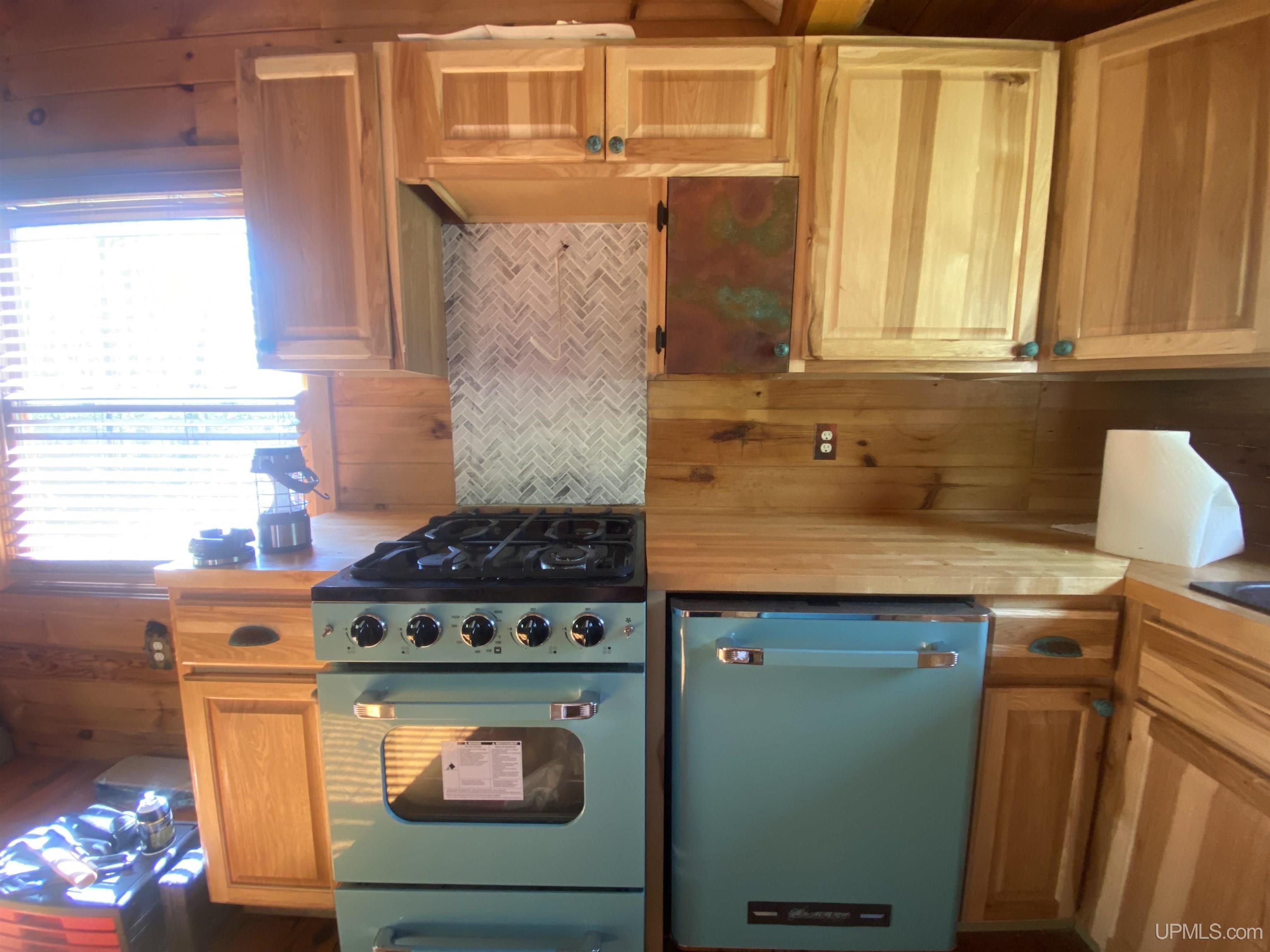 8753 North Kichak Road Hurley, WI 54534 - Photo 12 of 27 Gallery Image 12