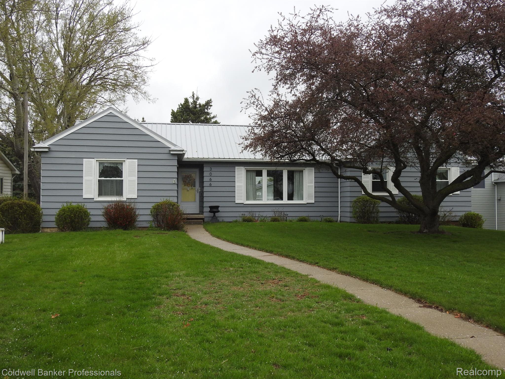 3066 Davison Road Lapeer, MI 48446 - Photo 2 of 22