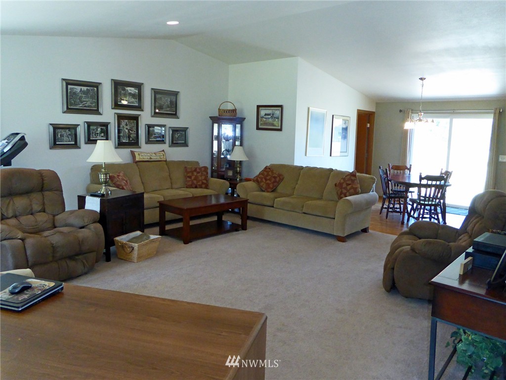 9112 James Road Southwest Rochester, WA 98579 - Photo 8 of 25