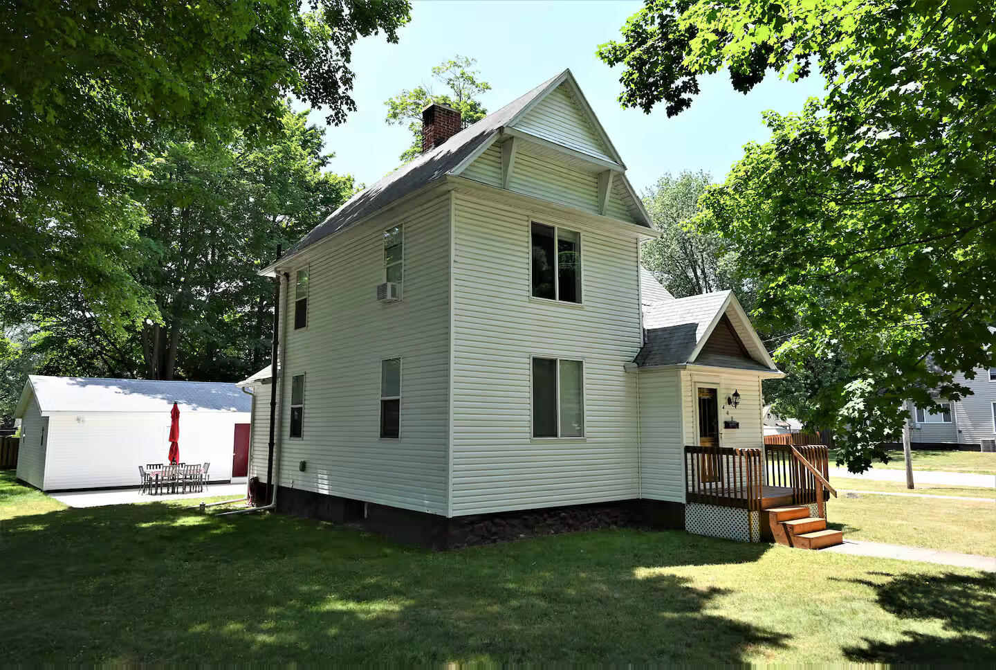 402 Jefferson Street Cassopolis, MI 49031 - Photo 2 of 37 402ejefferson3