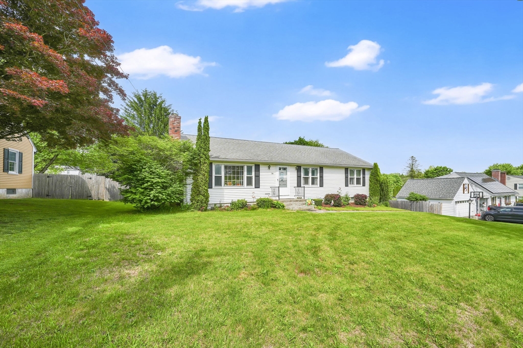 36 Braintree Road West Springfield, MA 01089 - Photo 2 of 42